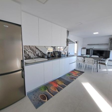 Newly Reformed 2 Bedroom Apartment In The Center Of Los Cristianos Los Cristianos (Tenerife) Exterior foto