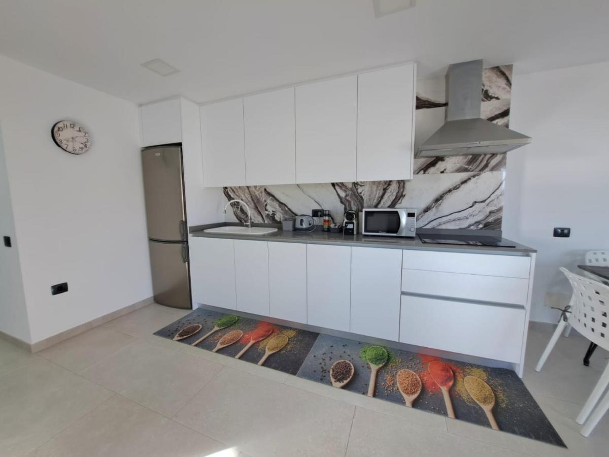 Newly Reformed 2 Bedroom Apartment In The Center Of Los Cristianos Los Cristianos (Tenerife) Exterior foto
