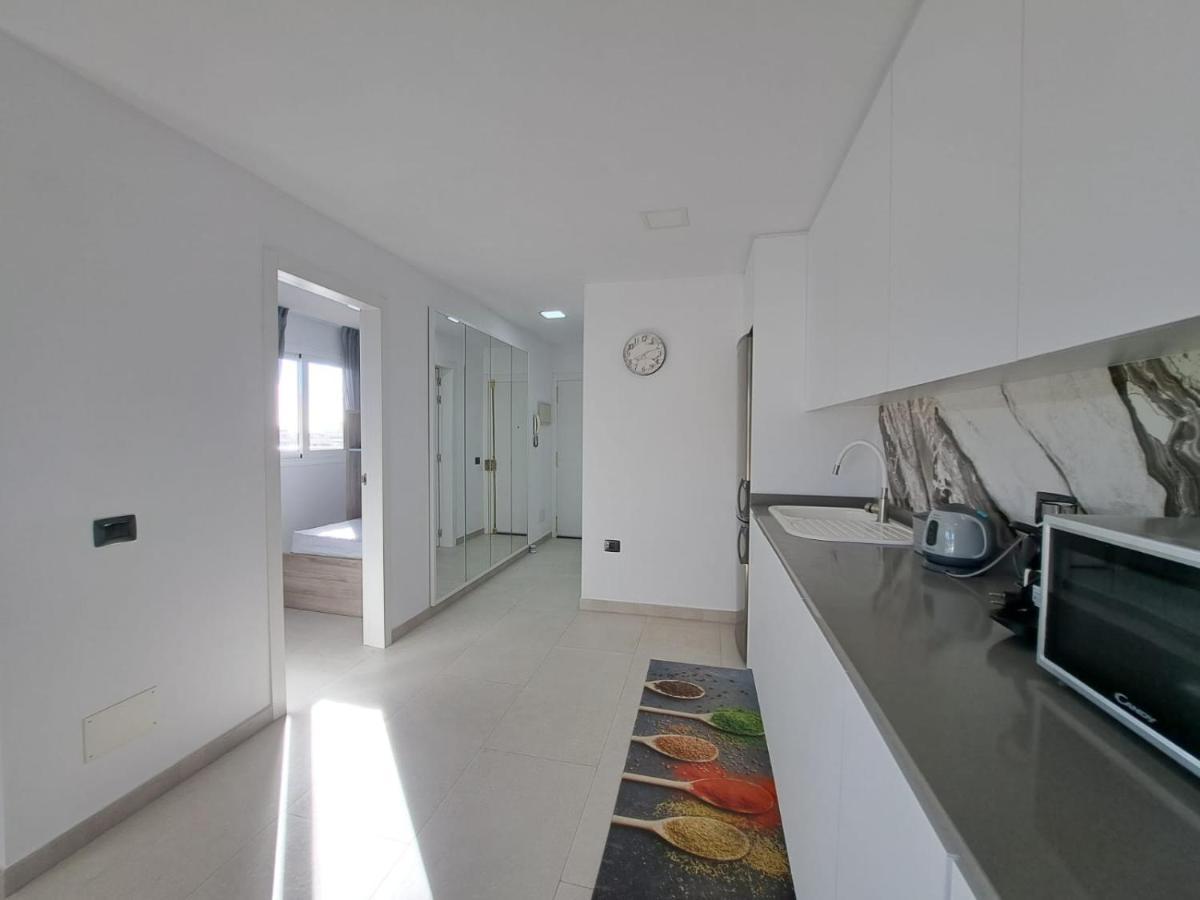 Newly Reformed 2 Bedroom Apartment In The Center Of Los Cristianos Los Cristianos (Tenerife) Exterior foto
