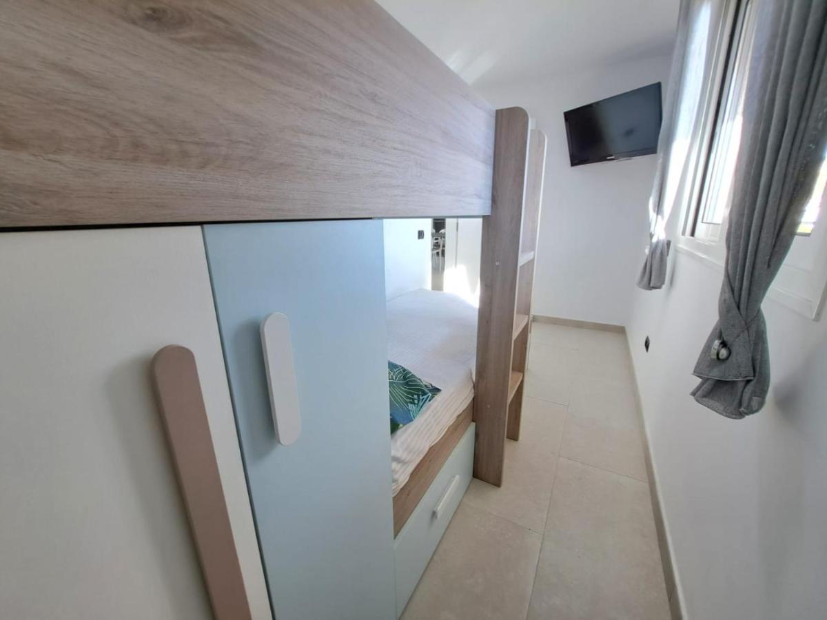 Newly Reformed 2 Bedroom Apartment In The Center Of Los Cristianos Los Cristianos (Tenerife) Exterior foto