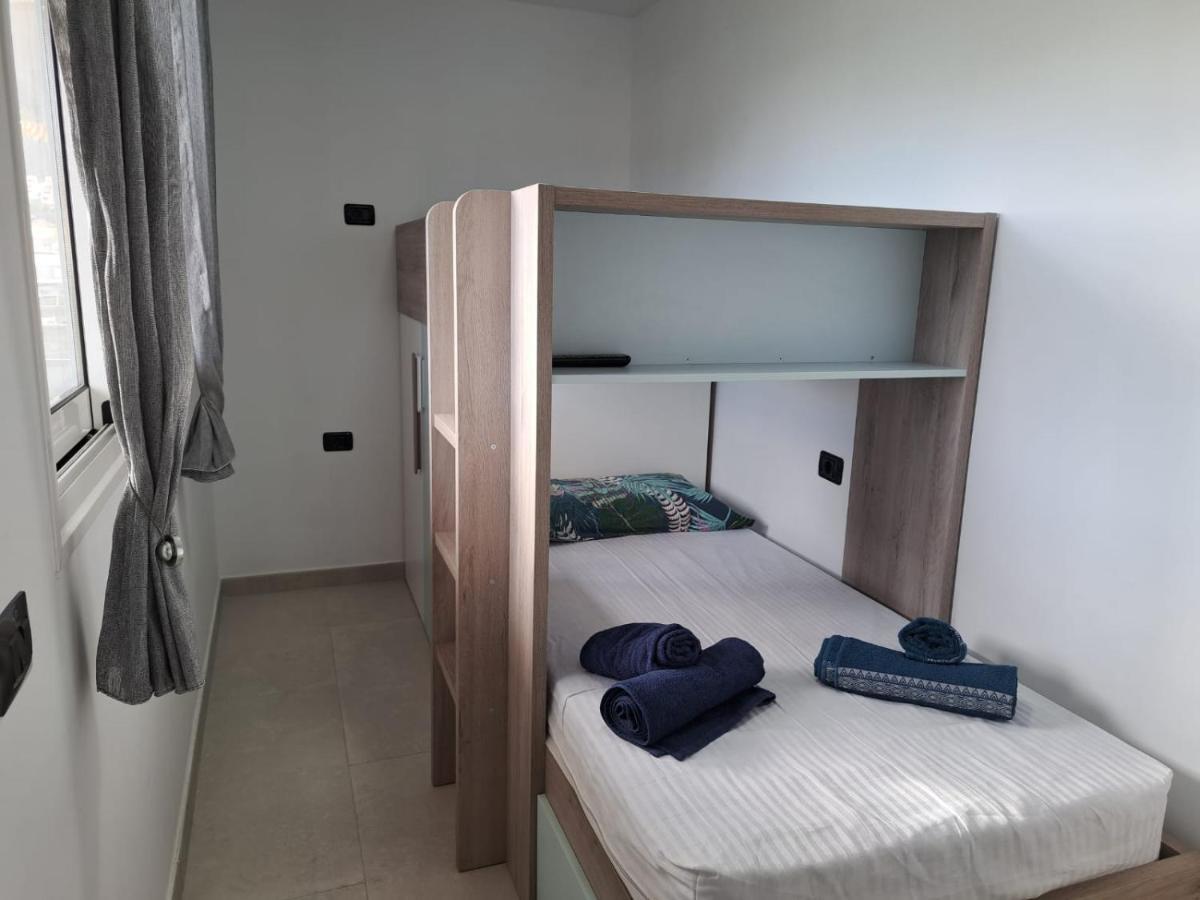 Newly Reformed 2 Bedroom Apartment In The Center Of Los Cristianos Los Cristianos (Tenerife) Exterior foto